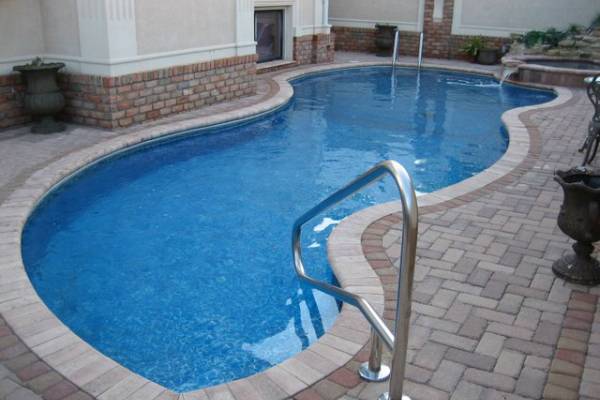 In ground pool with a Garrett liner