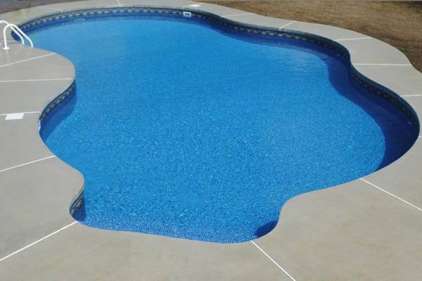 In ground pool with a Garrett liner