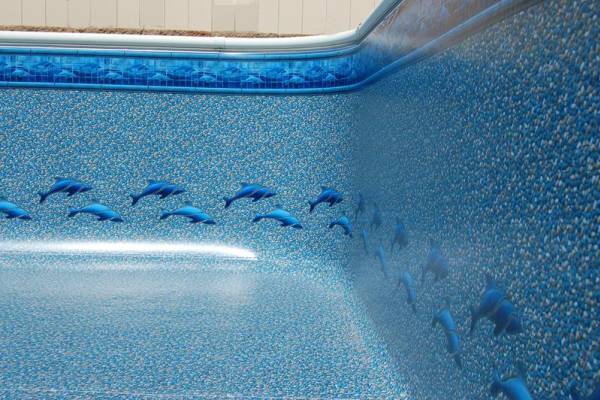 a newly installed perfect fit Garrett vinyl pool liner