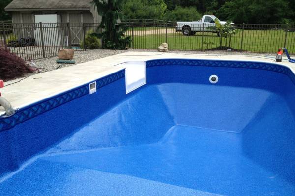 a newly installed perfect fit Garrett vinyl pool liner