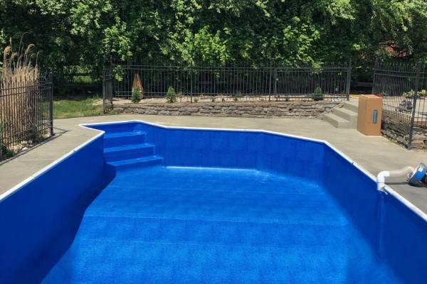 a newly installed perfect fit Garrett vinyl pool liner - PW Marine